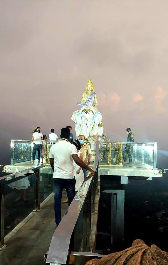 Golden Villa Kandy - "Free Pickup From Kandy " Экстерьер фото
