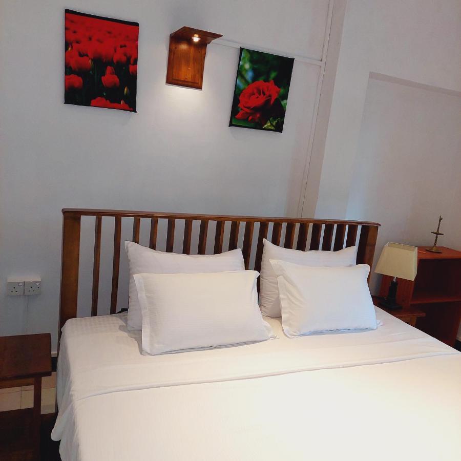 Golden Villa Kandy - "Free Pickup From Kandy " Экстерьер фото